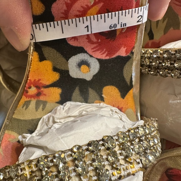 Gold leather wrap wooden wedges - Picture 8 of 8